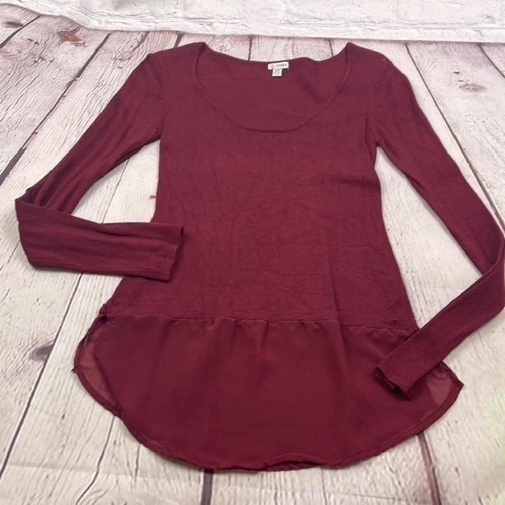 UEC Guess maroon crewneck sweater chiffon  detail XS